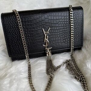 Super cute heavy duty Black Croc-Embossed Chain Shoulder Bag well made
